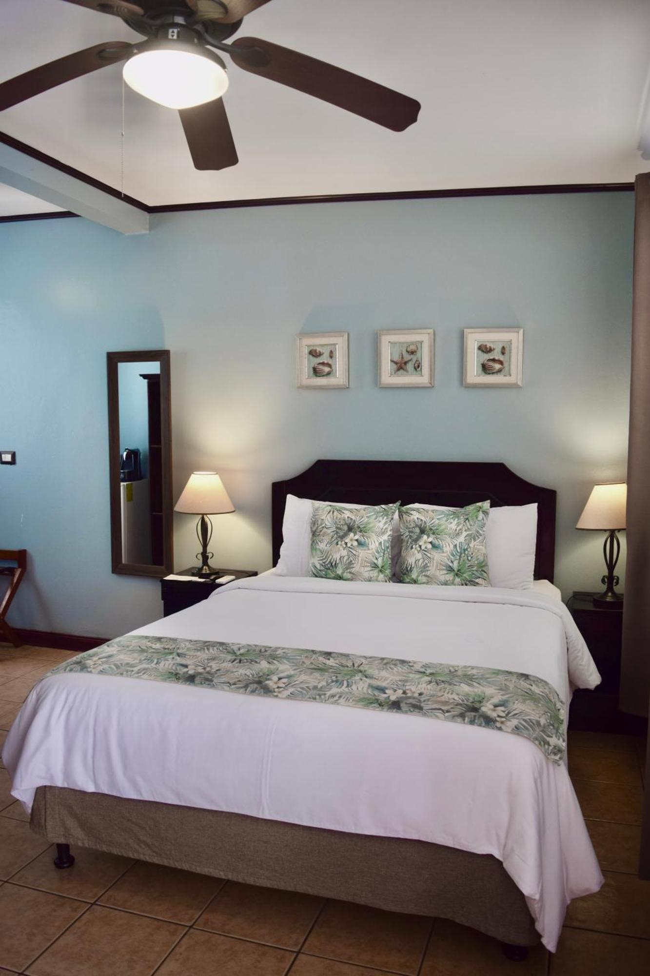 Hotel Playa Espadilla Manuel Antonio Bagian luar foto