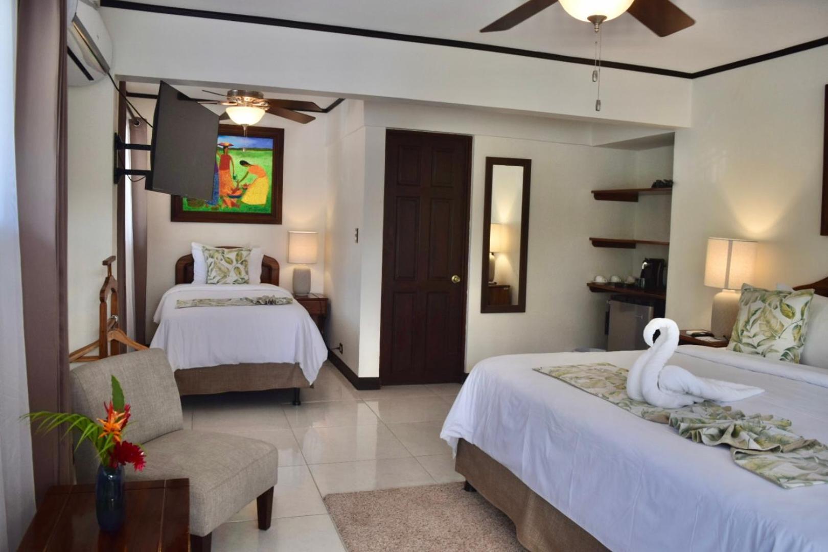 Hotel Playa Espadilla Manuel Antonio Bagian luar foto