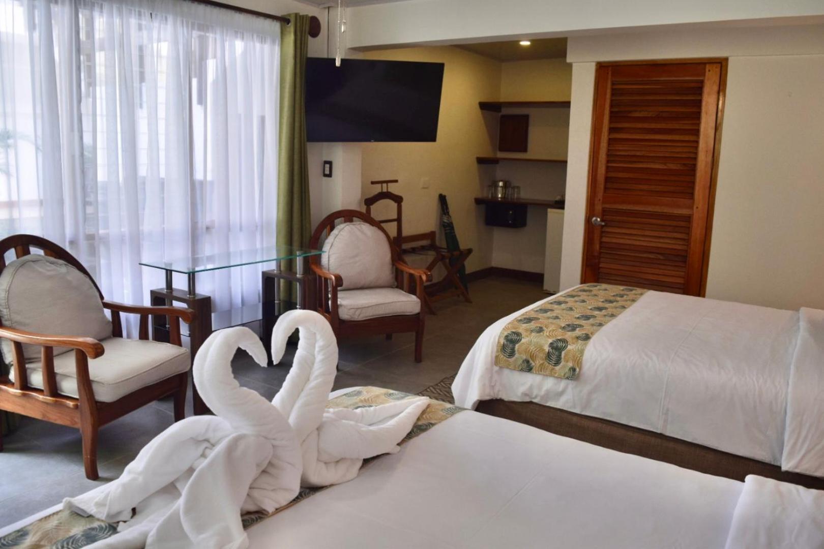 Hotel Playa Espadilla Manuel Antonio Bagian luar foto