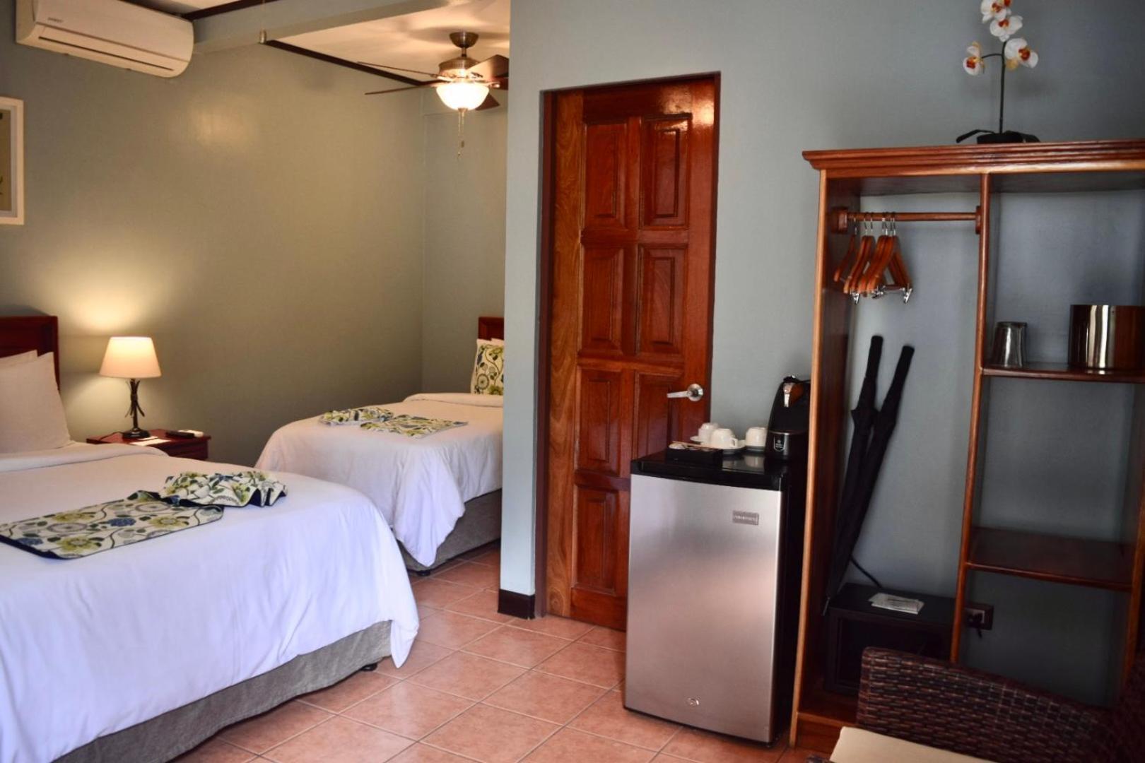 Hotel Playa Espadilla Manuel Antonio Bagian luar foto